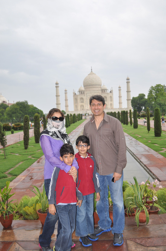Madhuri Dixit With Family At Taj Mahal